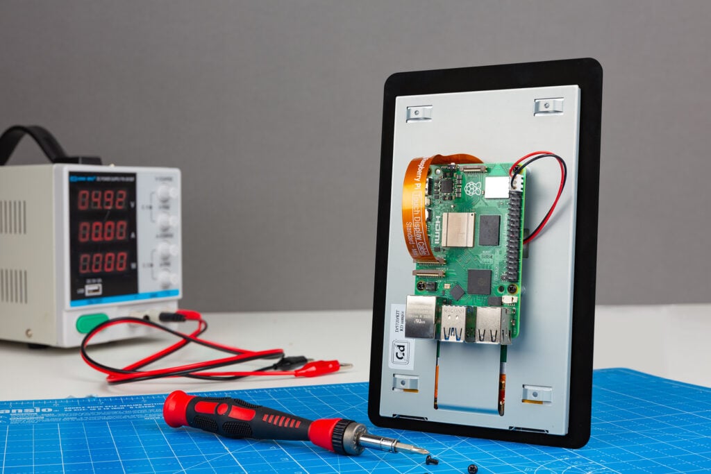 Raspberry pi Touch Display 2 assembled